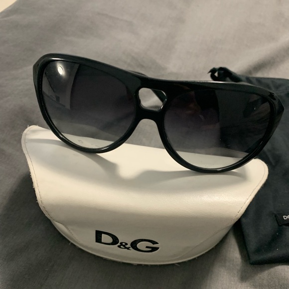 Dolce and Gabbana sunglasses - Picture 2 of 7